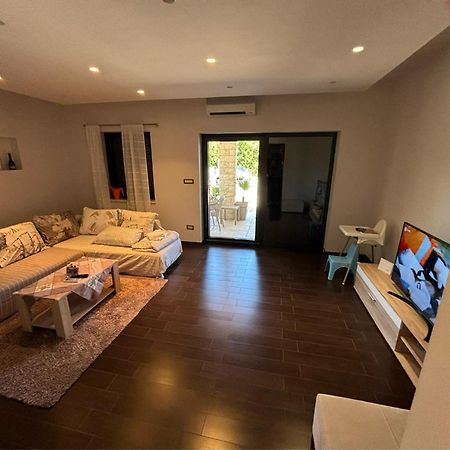 Apartment Verano ニヴィーチェ エクステリア 写真