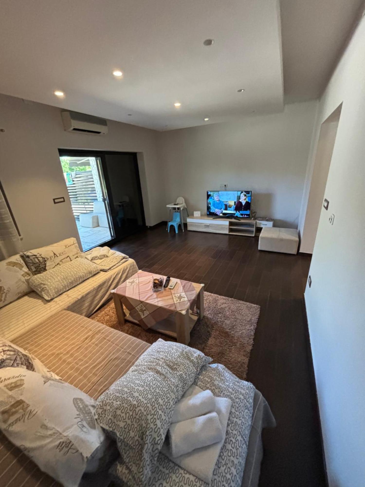 Apartment Verano ニヴィーチェ エクステリア 写真