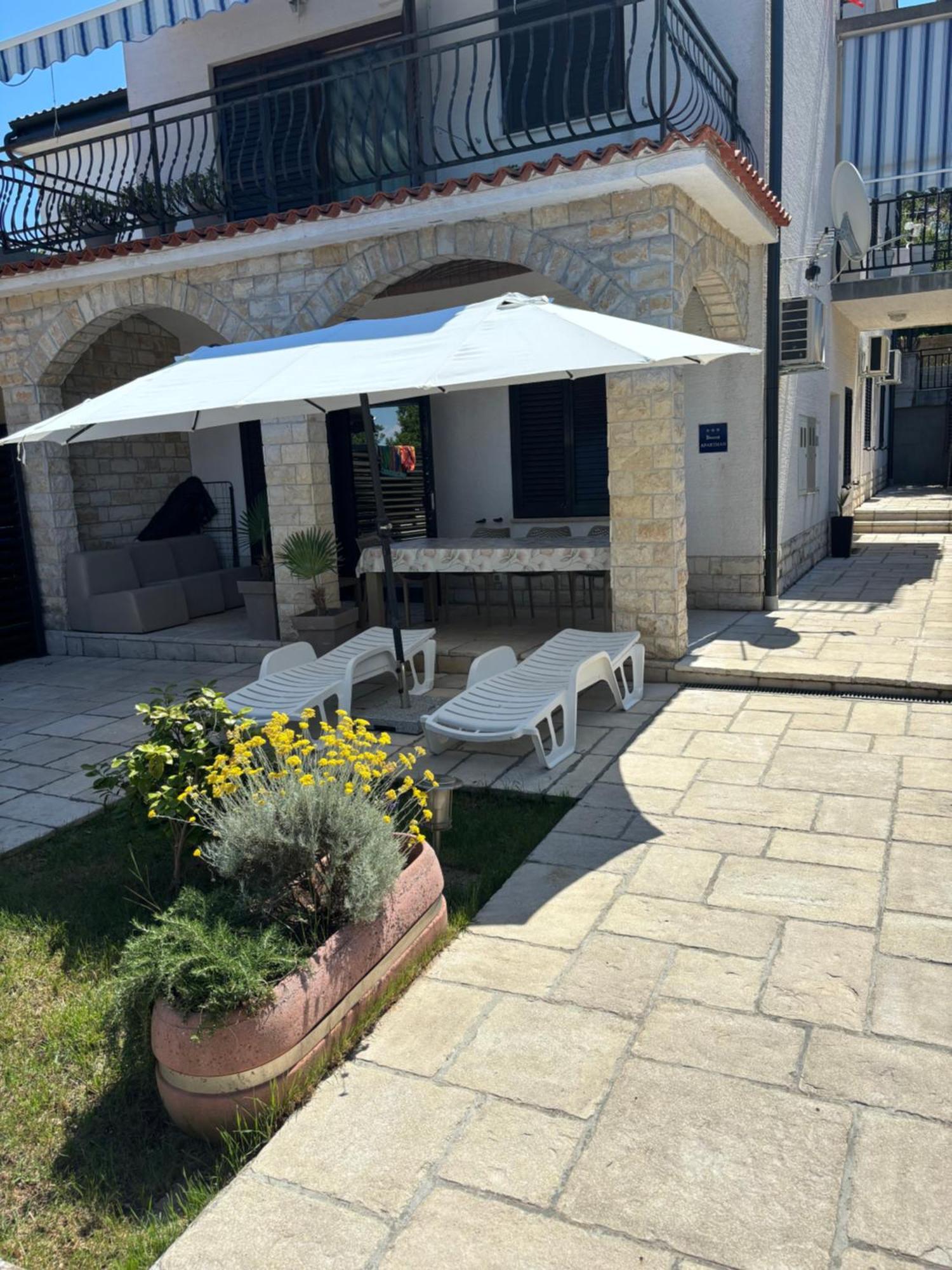 Apartment Verano ニヴィーチェ エクステリア 写真